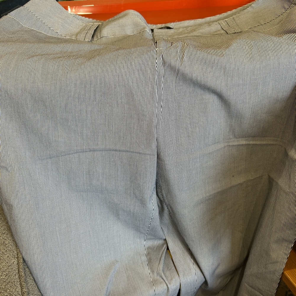 Beautiful pinstripe capri pants.